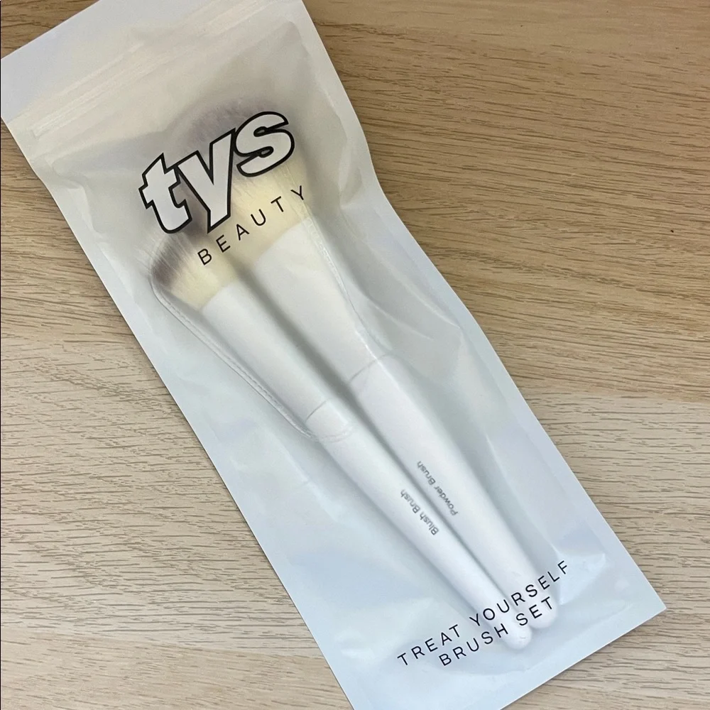 White Makeup Brush Set - Picture 1 of 3